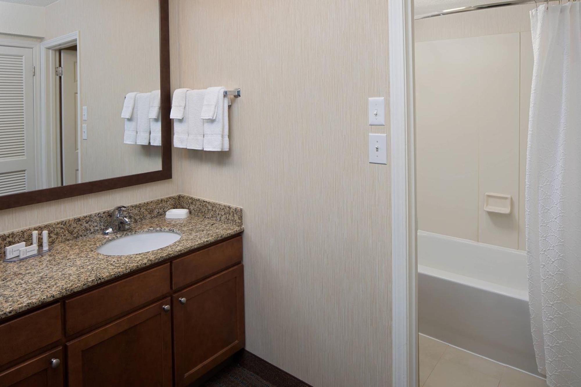 Residence Inn Louisville East Exteriör bild